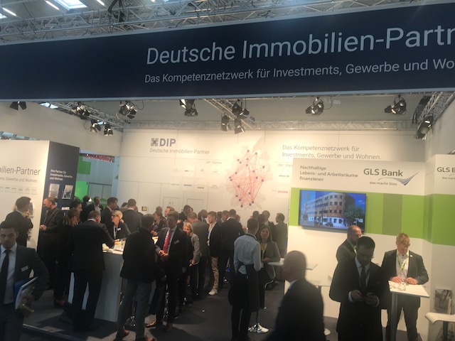 DIP-Stand_2018_Front_re