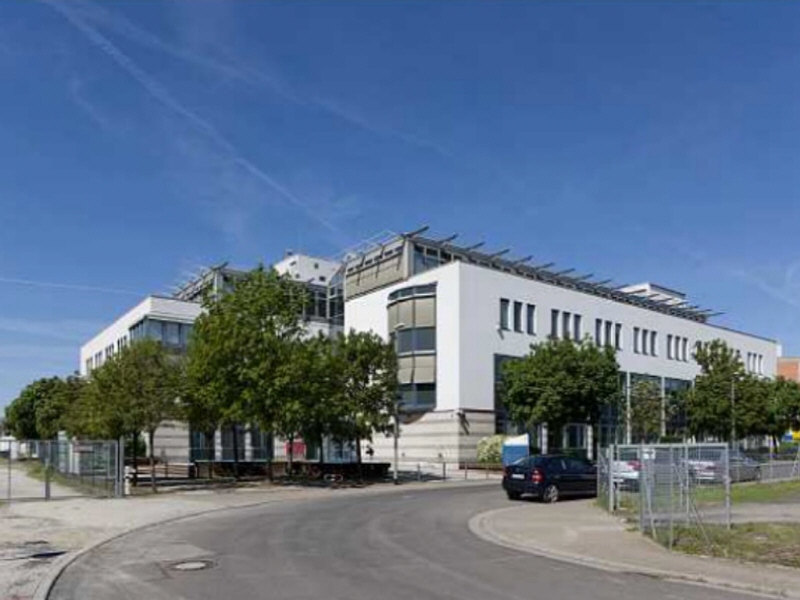 Immobilienfoto 4: Modernes Bürogebäude mit Feldberg- und Skyline-Blick, Büro
