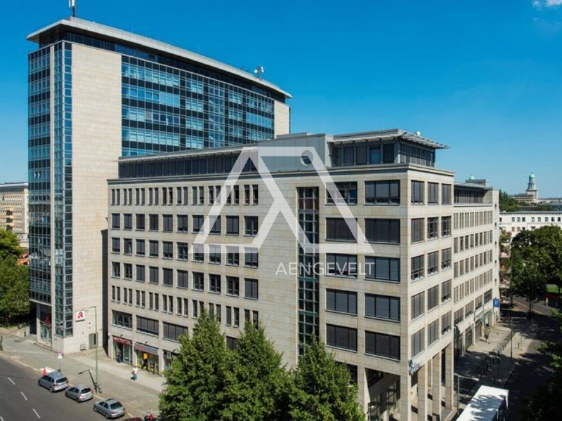 Immobilienfoto 1: Modernes Bürohochhaus an der Karl-Marx-Allee, Büro/Praxen