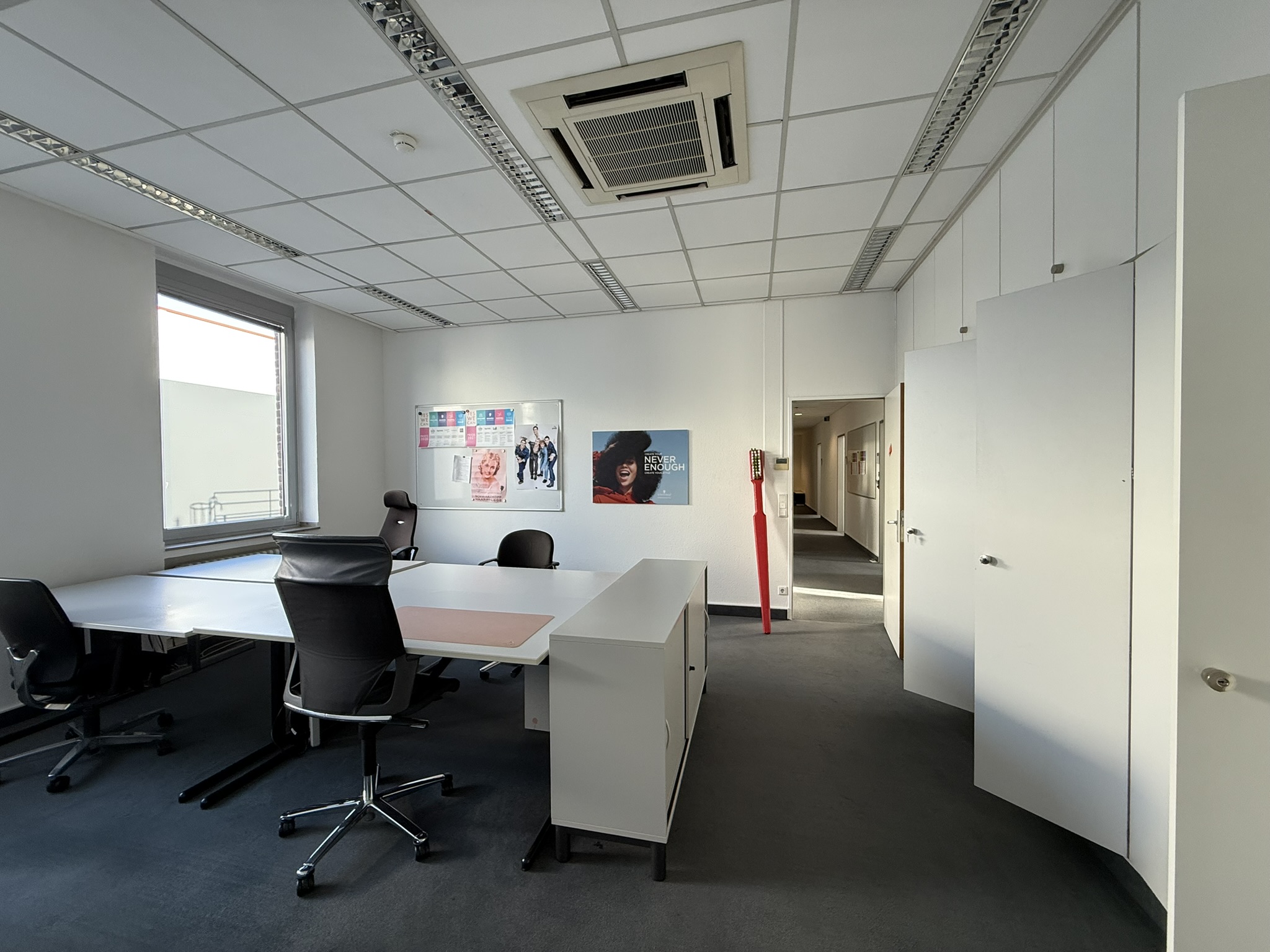 Büro(4)