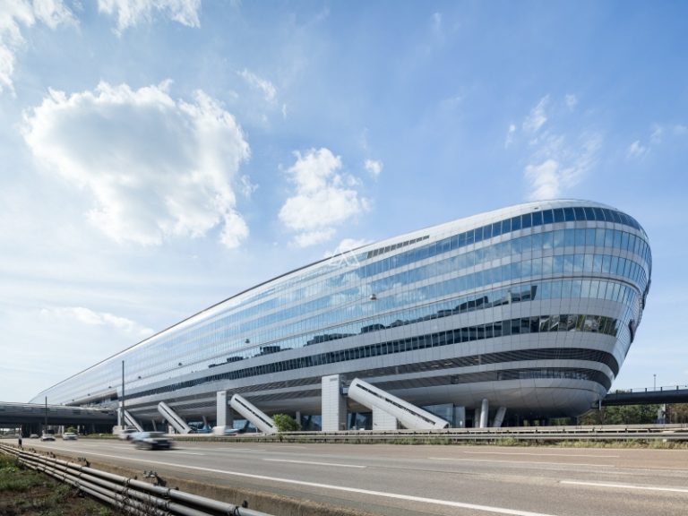 THE SQUAIRE – Working at the famous airport Frankfurt am Main