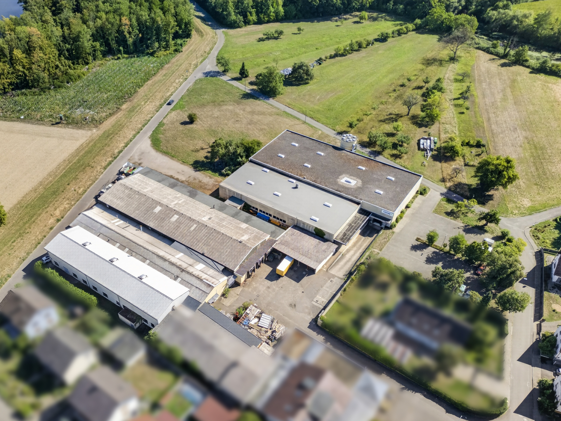 Vielseitiges Gewerbeareal – 6 Hallen, ca. 5.400 m² auf ca. 15.100 m² Grundstück in Lichtenau