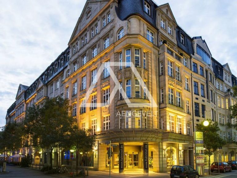 Einzigartige Arbeitsatmosphäre in exklusivem Altbau!